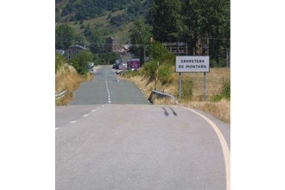 Carretera Riaño a Boca, en la que se produjo el accidente.