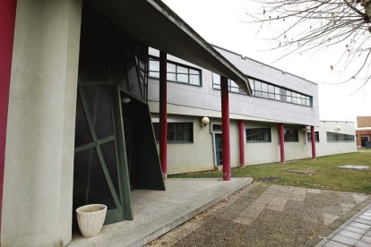 Las primeras placas solares se colocarán en el Laboratorio de Técnicas Instrumentales. RAMIRO