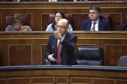 Cristóbal Montoro, en el pleno del Congreso de los Diputados.