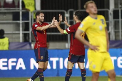 Abel Ruiz logró el empate en el minuto 90 para dar a España la primera plaza del Grupo B. ROBERT GHEMENT