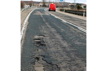 Tramo de la N-630, al sur de Villamañán. MARCIANO PÉREZ