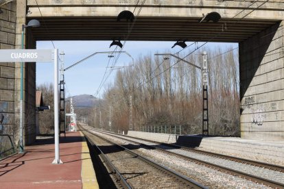 El acceso a Azadinos. MARCIANO PÉREZ