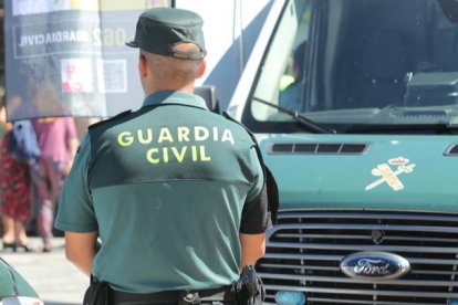 Fotografía de archivo de un agente de la Guardia Civil. LUIS DE LA MATA