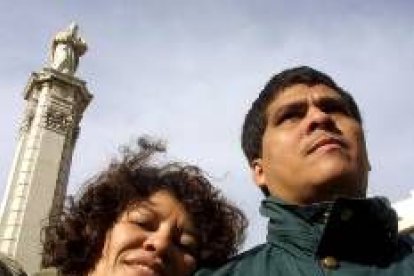 Araceli Arce y José Uldai en una foto de archivo tomada en la plaza de La Inmaculada de León