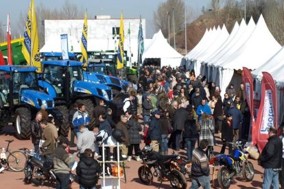 El público también acudió en masa ayer a la feria.