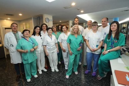 Equipo de la UCI del Hospital del Bierzo, ahora movilizado para aumentar el número de donantes de órganos. L. DE LA MATA