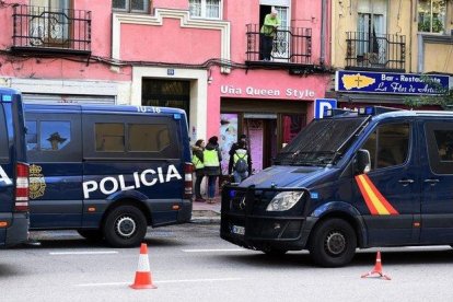 Furgonetas de la Policía Nacional.