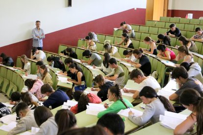 263 alumnos se someterán a las pruebas en el Campus de León y 113 en el de Ponferrada. DL