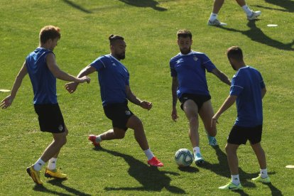 La SD Ponferradina aún no tiene fecha para la vuelta a los entrenamientos con los que iniciar la pretemporada. L. DE LA MATA