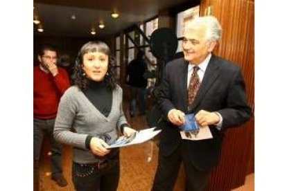 Susana Téllez y Manuel Gómez durante la presentación de la obra