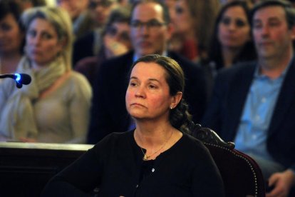 Montserrat González, acusada de la muerte de la presidenta de la Diputación de León, Isabel Carrasco, durante su declaración en el juicio que tiene lugar en la Audiencia Provincial de la capital leonesa.