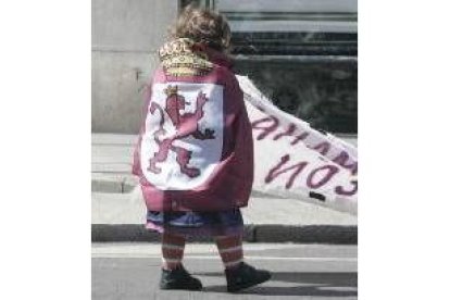 Las banderas fueron traje para manifestantes de todas las edades