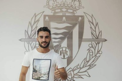 Carlos Doncel el día de su presentación como jugador del Real Valladolid. DL