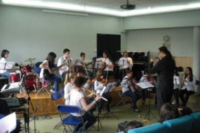 Un momento de las audiciones de los alumnos de la Escuela de Música de La Robla.