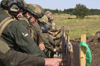 Imagen de un grupo de soldados ucranianos en el frente. SERGEY KOZLOV