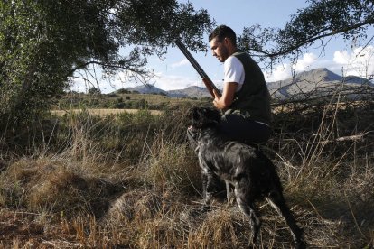 La media levanta el telón en los campos de la Comunidad el domingo 15 de agosto. FERNANDO OTERO