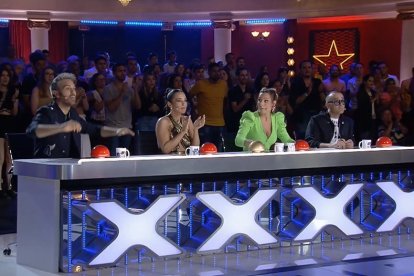 Dani Martínez, a la izquierda, en un momento del programa 'Got Talent' de anoche. TELECINCO