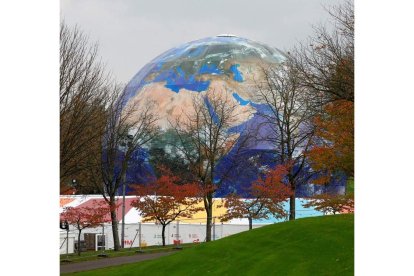 Vista de un globo terráqueo en Bonn durante una conferencia de la ONU. RONALD WITTEK