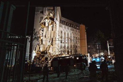 Imagen de la ciudad de Dnipro tras el bombardeo ruso de la noche. ARSEN DZODZAIEV