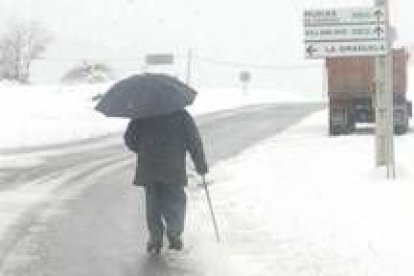 Nieve y madreñas, combinación imprescindible en estas tierras