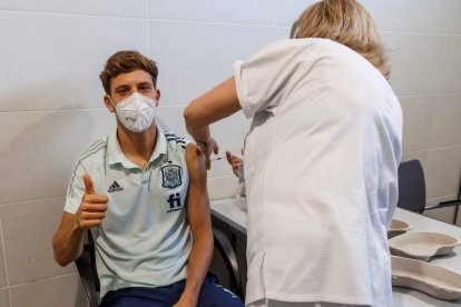 Los internacionales fueron vacunados ayer. En la imagen Marcos Llorente. PABLO GARCÍA / RFEF