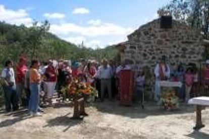 Los vecinos de Oville ha comenzado a reconstruir la ermita de San Pelayo