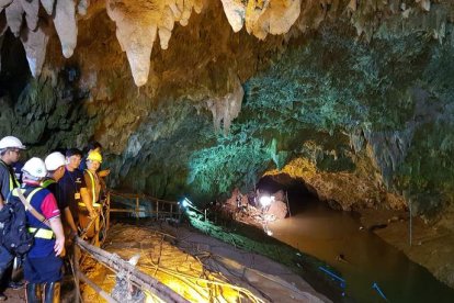 Los niños se perdieron en esta cueva. PONGMANAT