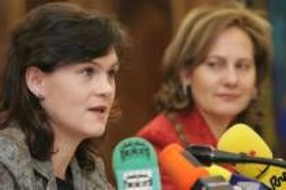 Teresa González junto con Eloísa Barriales en la rueda de prensa de presentación de la jornada