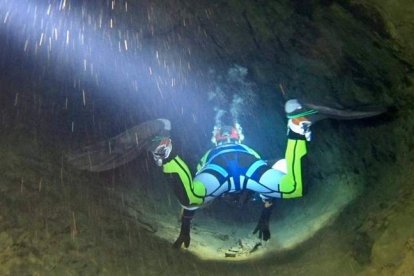 Interior del cenote leonés recientemente descubierto. DL