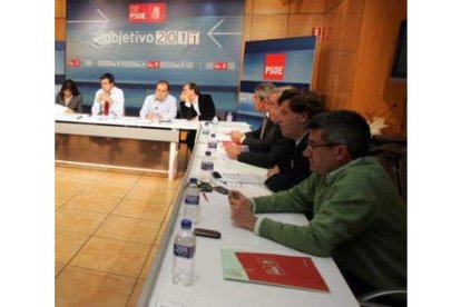 Francisco Fernández, en un momento de la reunión con Óscar López