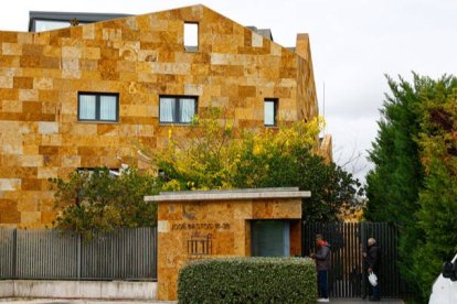 Vivienda de María José Álvarez, en la calle José Bastos. EFE