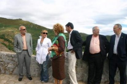 El interior de la cueva permite el recorrido del paraje a través de la visita de siete salas