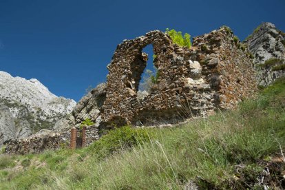 Las ruinas del castillo de Montuerto