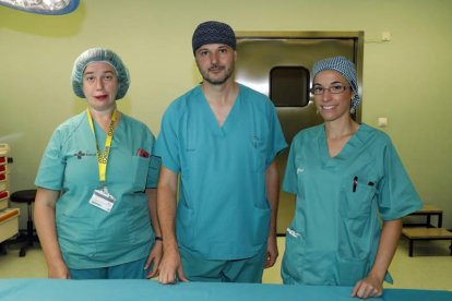 Parte del equipo: Esperanza Álvarez Vicente, Rubén Álvarez García y Leticia Barrio Rodríguez. MARCIANO PÉREZ