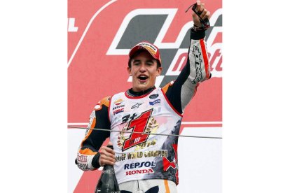 Marc Márquez celebra su segundo Campeonato del Mundo