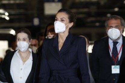 La reina Letizia, durante la inauguración de la 41ª edición de la Feria Internacional de arte contemporáneo ARCO, este jueves en Madrid. MARISCAL