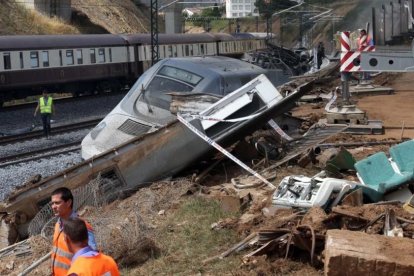 Accidente del tren Alvia en Angrois, en julio del 2013.