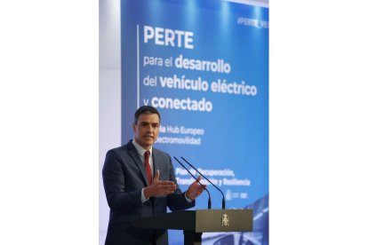 Presentación del plan de desarrollo del coche eléctrico. JAVIER LIZÓN