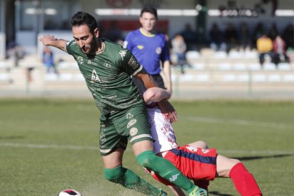 Roberto Puente es la única baja del equipo maragato para medirse al filial blanco.