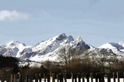 El Pico de las Tres Marías