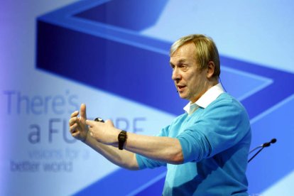 Kevin Warwick durante su intervención en Madrid dentro de la presentación del libro ‘Hay futuro’, editado por BBVA.