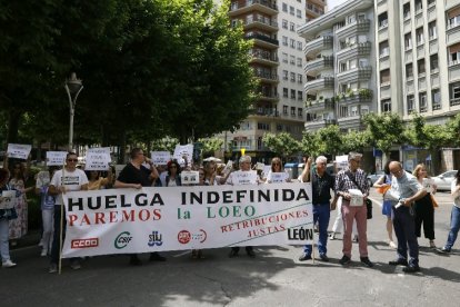 Los cortes de tráfico se repitieron ayer de nuevo. FERNANDO OTERO