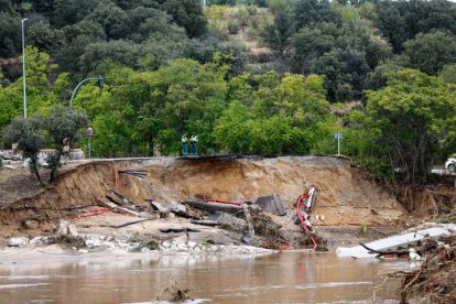 Un menor de 10 años, ha sido localizado con vida encaramado a un árbol, con hipotermia y golpes. RODRIGO JIMÉNEZ