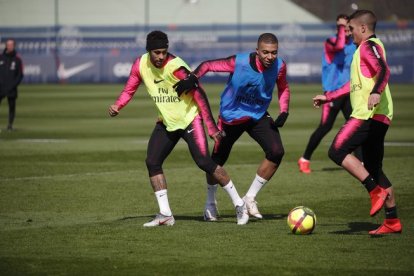 Neymar y Kylian Mbappé, este jueves, en París.