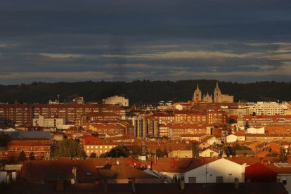 Vista de la ciudad de León. FERNANDO OTERO