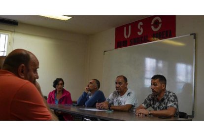 El comité de huelga aprobó ayer por unanimidad que hoy se presentará a la asamblea de trabajadores para su ratificación. MIGUEL F. B.