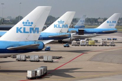 Aviones de KLM en el aeropuerto de Schipol.