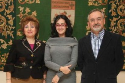 Miriam López junto al director de la investigación, José Enrique Martínez.