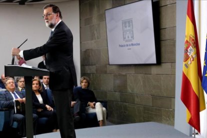 Declaración institucional de Mariano Rajoy tras la reunión extraordinaria del Consejo de ministros.