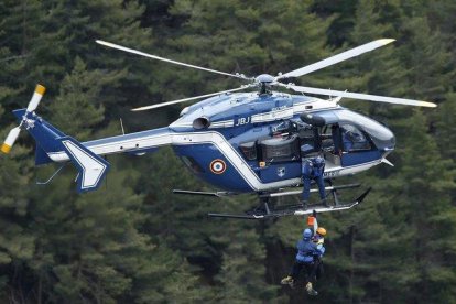 Un helicoptero de los servicios de rescate.